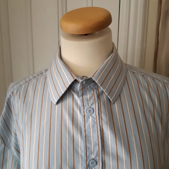 5/10$ Tag button down shirt size XL - Picture 9 of 14